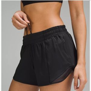 Lululemon Hotty Hot Short Lowrise 4”